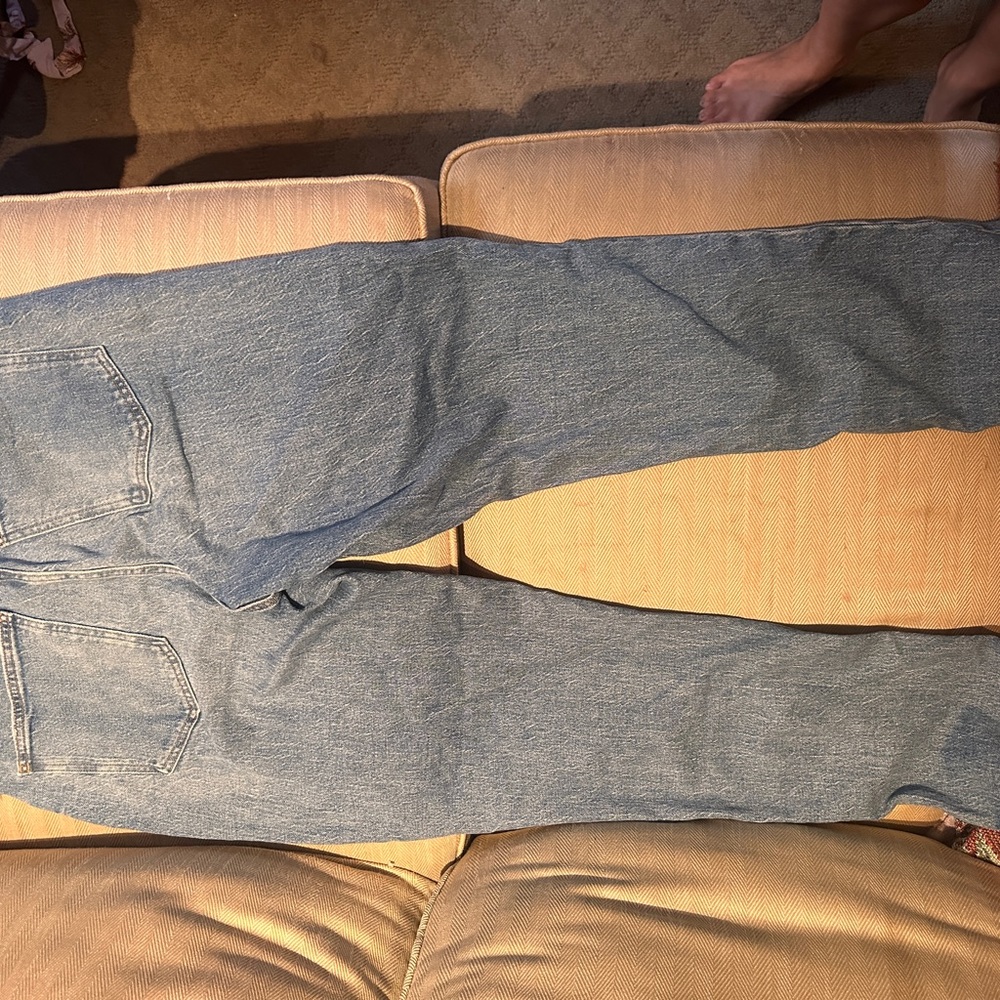 Hardly worn 29T Madewell straight leg blue jeans